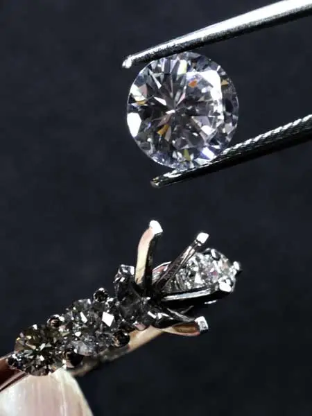 Schmuckanfertigung von Goldschmiedeexperten Unsere Dienstleistungen: Mehr als nur Schmuck